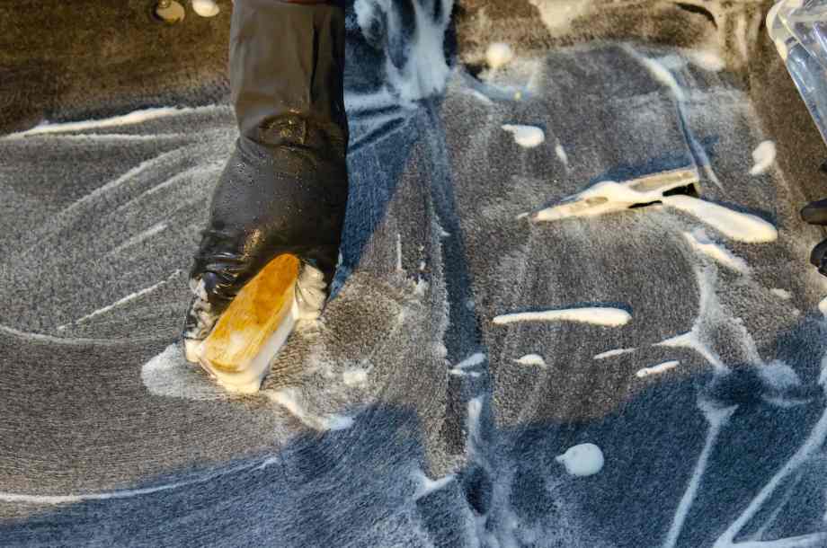 Comment nettoyer un tapis à l’eau ?