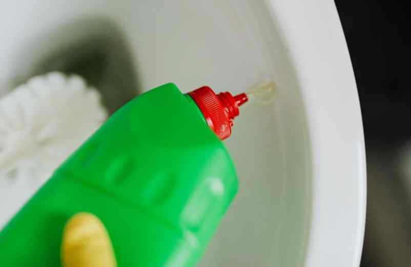 Le liquide vaisselle pour faire glisser le bouchon Do It Yvette